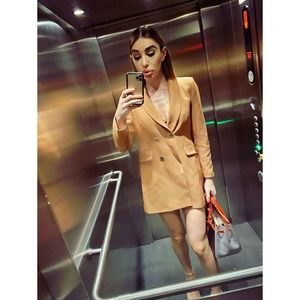 Meet your Posher, Alexia